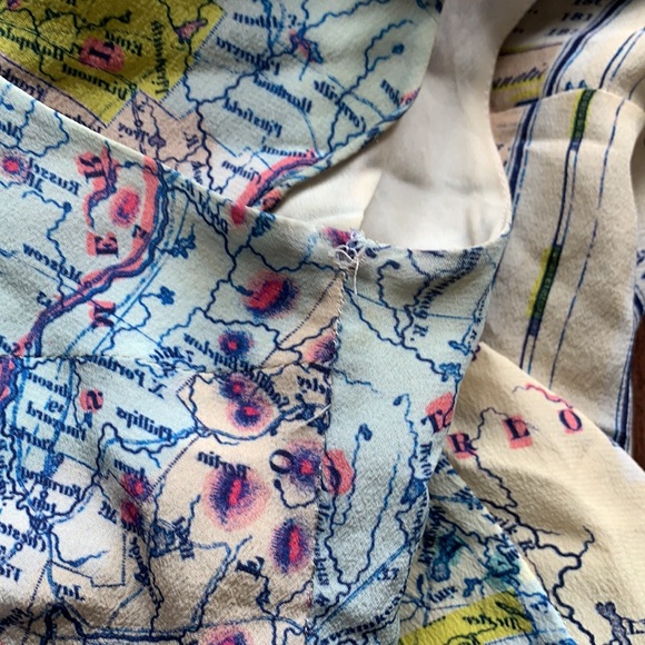RARE Carven Map Wanderer Travel Print Silk Top - Picture 8 of 8
